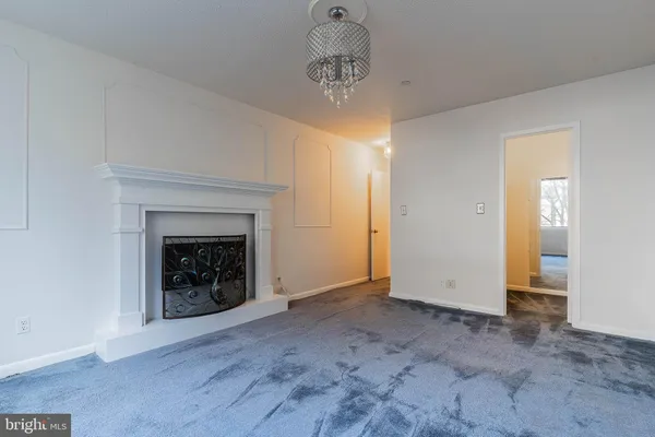 $2,050 | 3709 South George Mason Drive, Unit 115, Falls Church, VA 22041