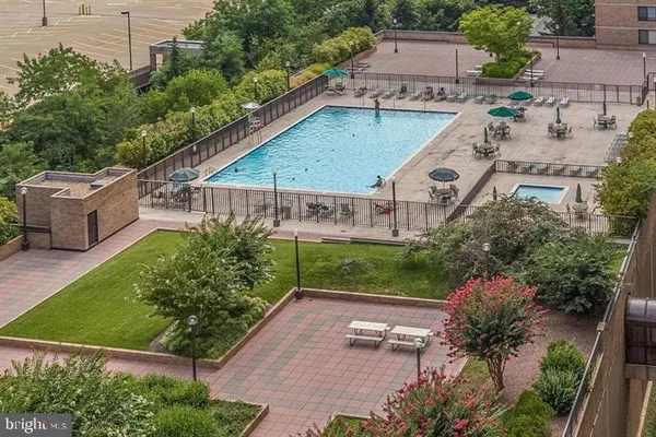 $2,050 | 3709 South George Mason Drive, Unit 115, Falls Church, VA 22041