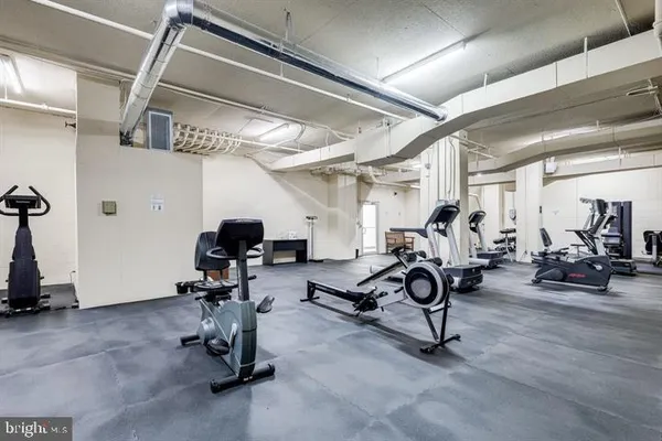 $2,050 | 3709 South George Mason Drive, Unit 115, Falls Church, VA 22041