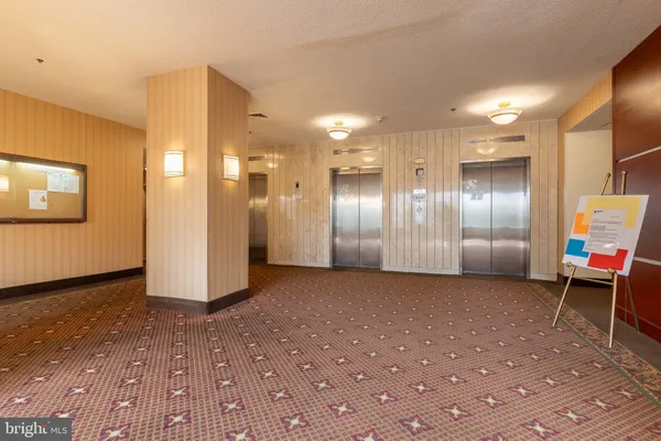 $2,050 | 3709 South George Mason Drive, Unit 115, Falls Church, VA 22041