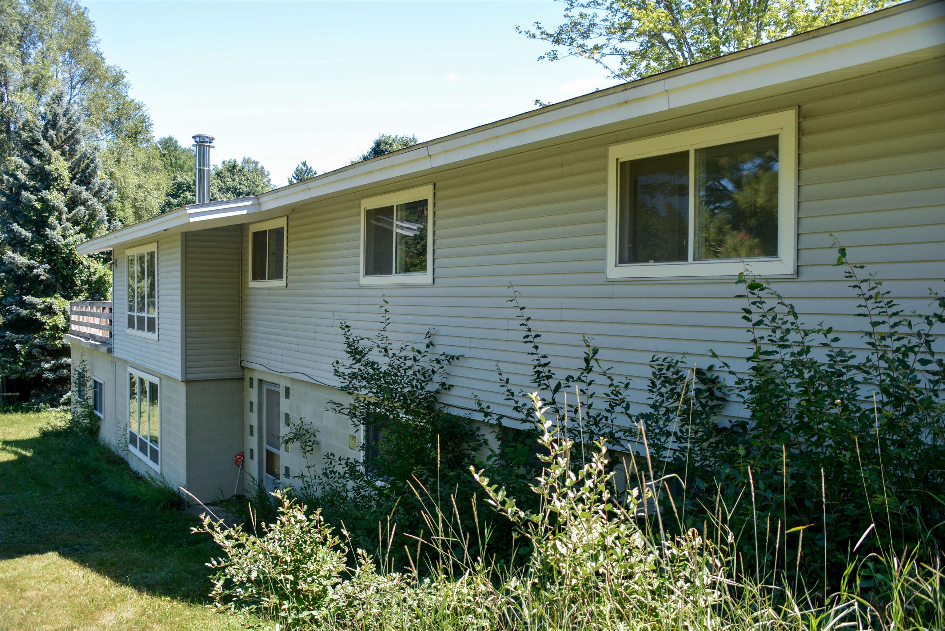 2914 Five Mile Road Traverse City, MI 49686 - Photo 3 of 45 1895566-2.JPG