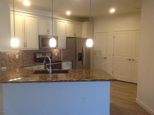 $1,895 | 2511 West Queen Creek Road, Unit 155, Chandler, AZ 85248