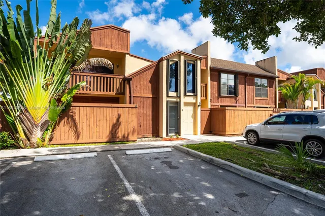 $3,100 | 6211 Southwest 116th Place, Unit C22, Miami, FL 33173