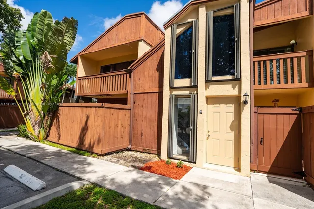 $3,100 | 6211 Southwest 116th Place, Unit C22, Miami, FL 33173