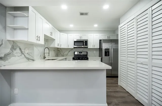 $3,100 | 6211 Southwest 116th Place, Unit C22, Miami, FL 33173