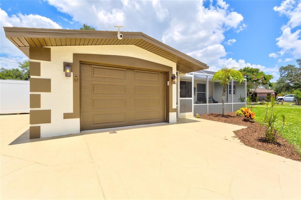 210 Wisteria Road Venice, FL 34293 - Photo 8 of 75 Gallery Image 8