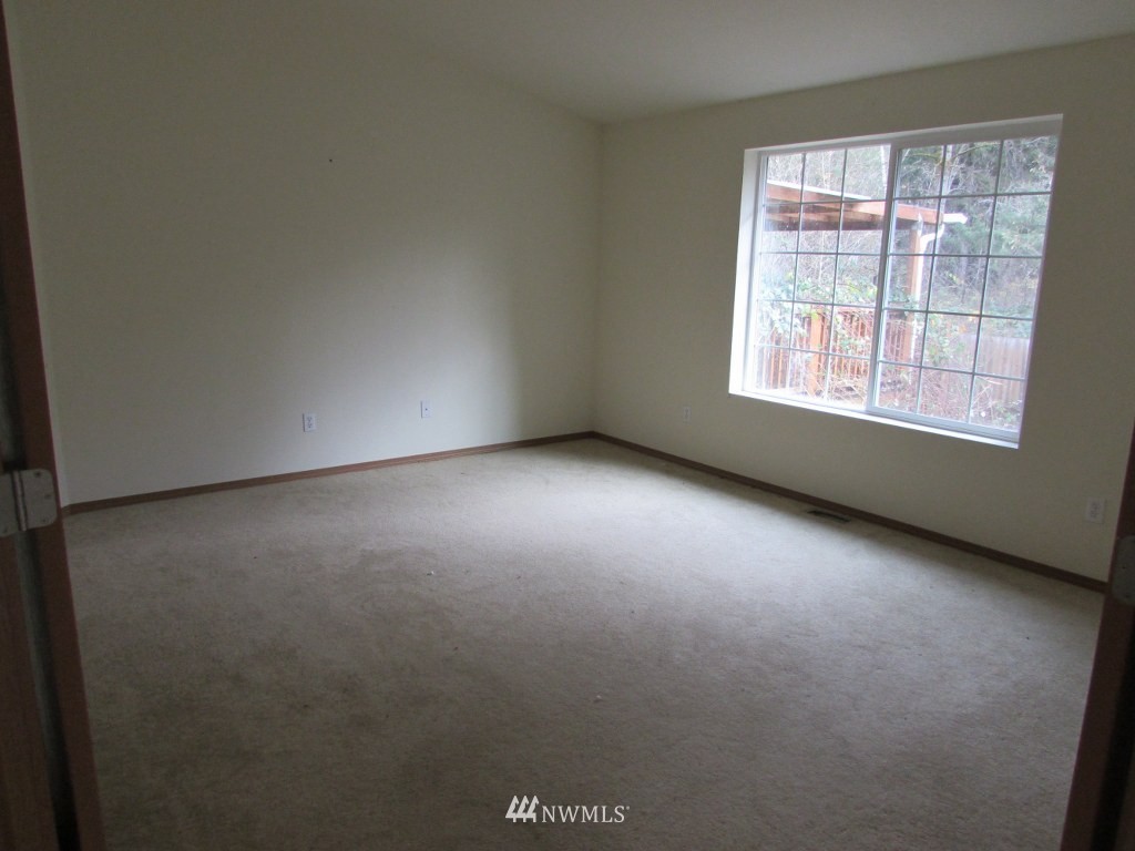 5446 Johnson Point Road Northeast Olympia, WA 98516 - Photo 6 of 11 Gallery Image 6