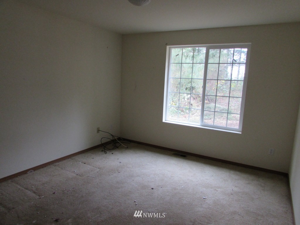 5446 Johnson Point Road Northeast Olympia, WA 98516 - Photo 7 of 11 Gallery Image 7