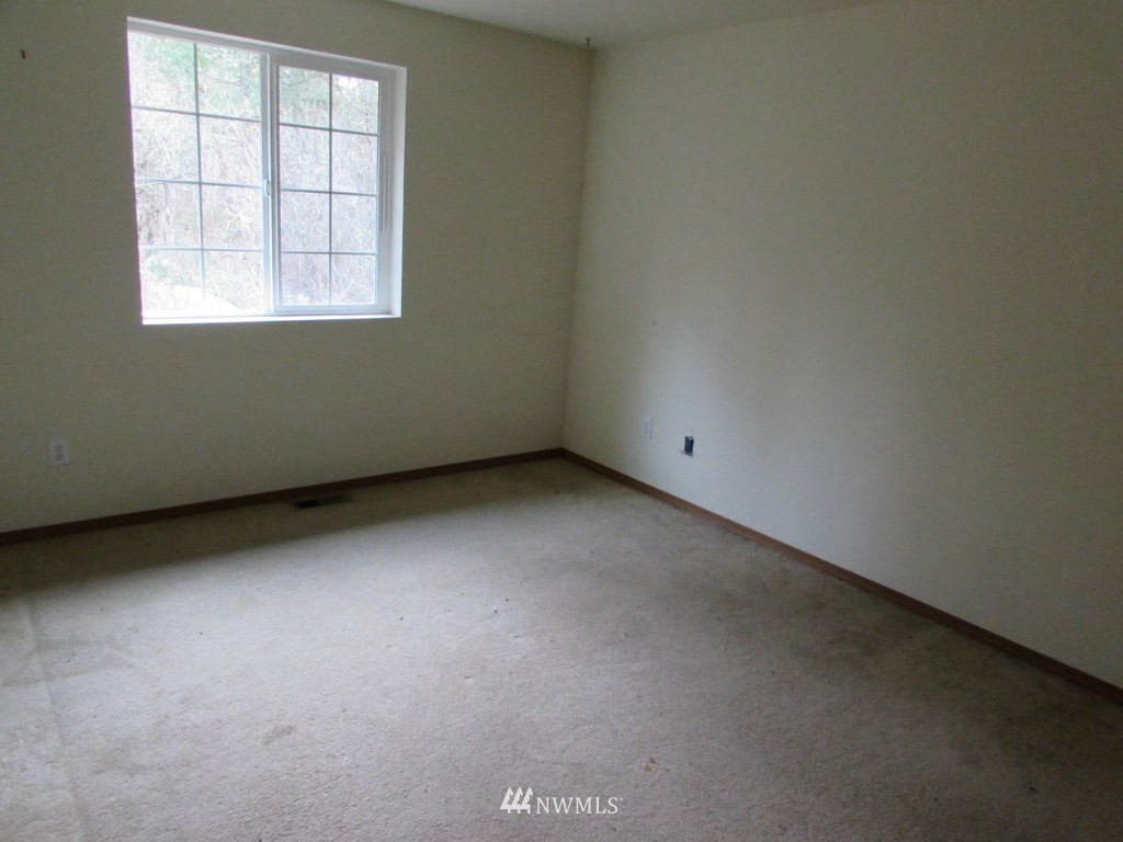 5446 Johnson Point Road Northeast Olympia, WA 98516 - Photo 8 of 11 Gallery Image 8