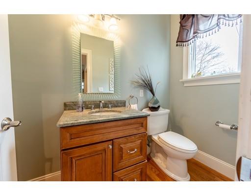 18 Shelby Road Reading, MA 01867 - Photo 11 of 26 Gallery Image 11