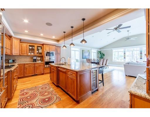 18 Shelby Road Reading, MA 01867 - Photo 3 of 26 Gallery Image 3