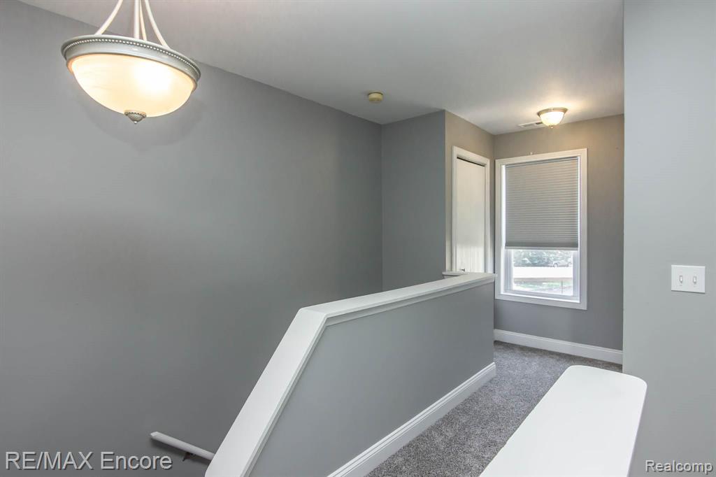 1649 Emerson Circle Rochester Hills, MI 48307 - Photo 4 of 29