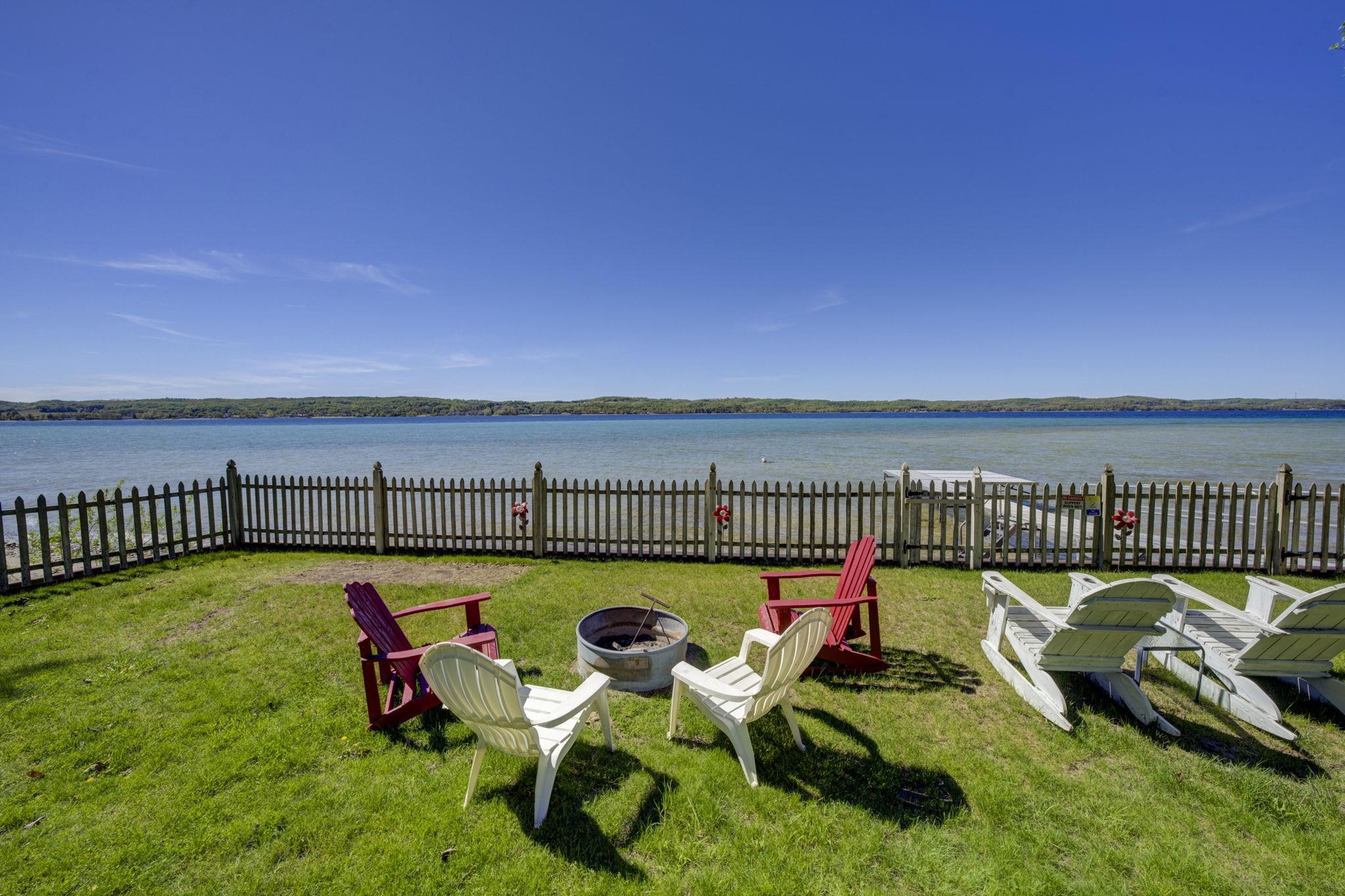 488 South Stony Point Road Suttons Bay, MI 49682 - Photo 4 of 41