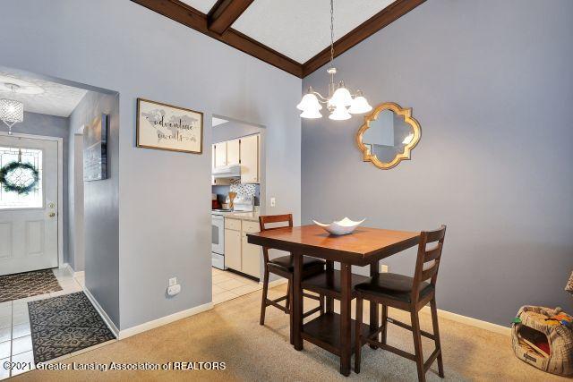 5852 Okemos Road, Unit 2 Haslett, MI 48840 - Photo 6 of 28 9I3A6082