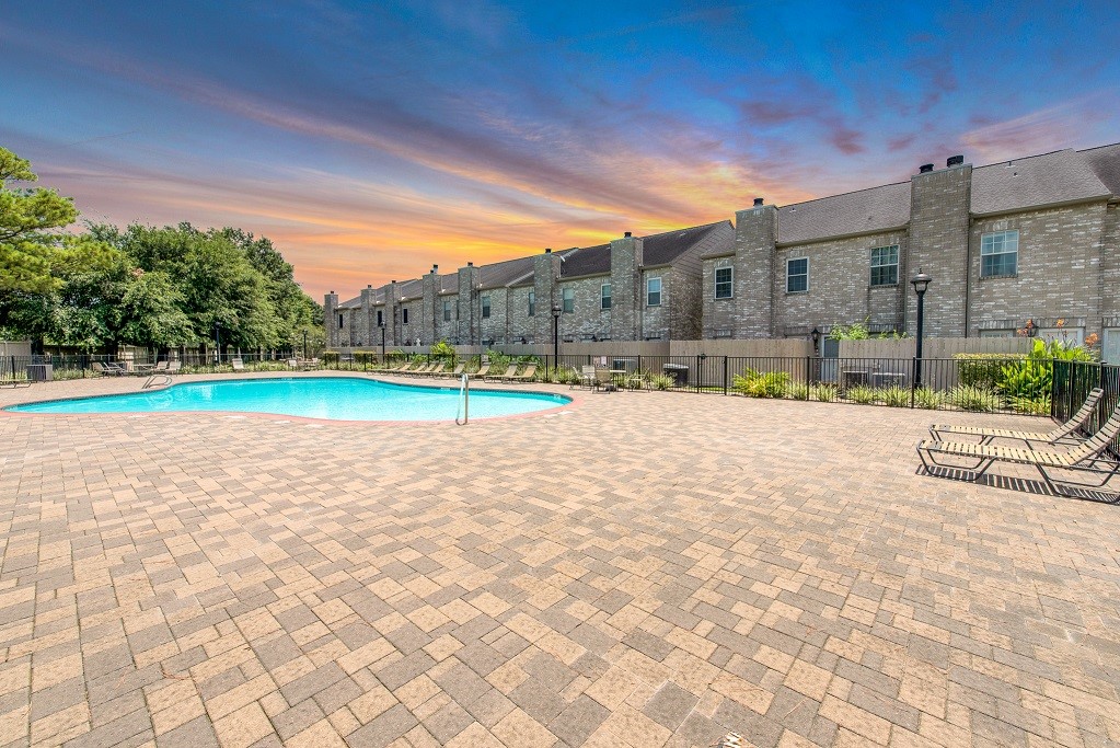 Welcome to Holly Hall Townhomes.  Just minutes from the TMC, downtown Houston and the Galleria area.