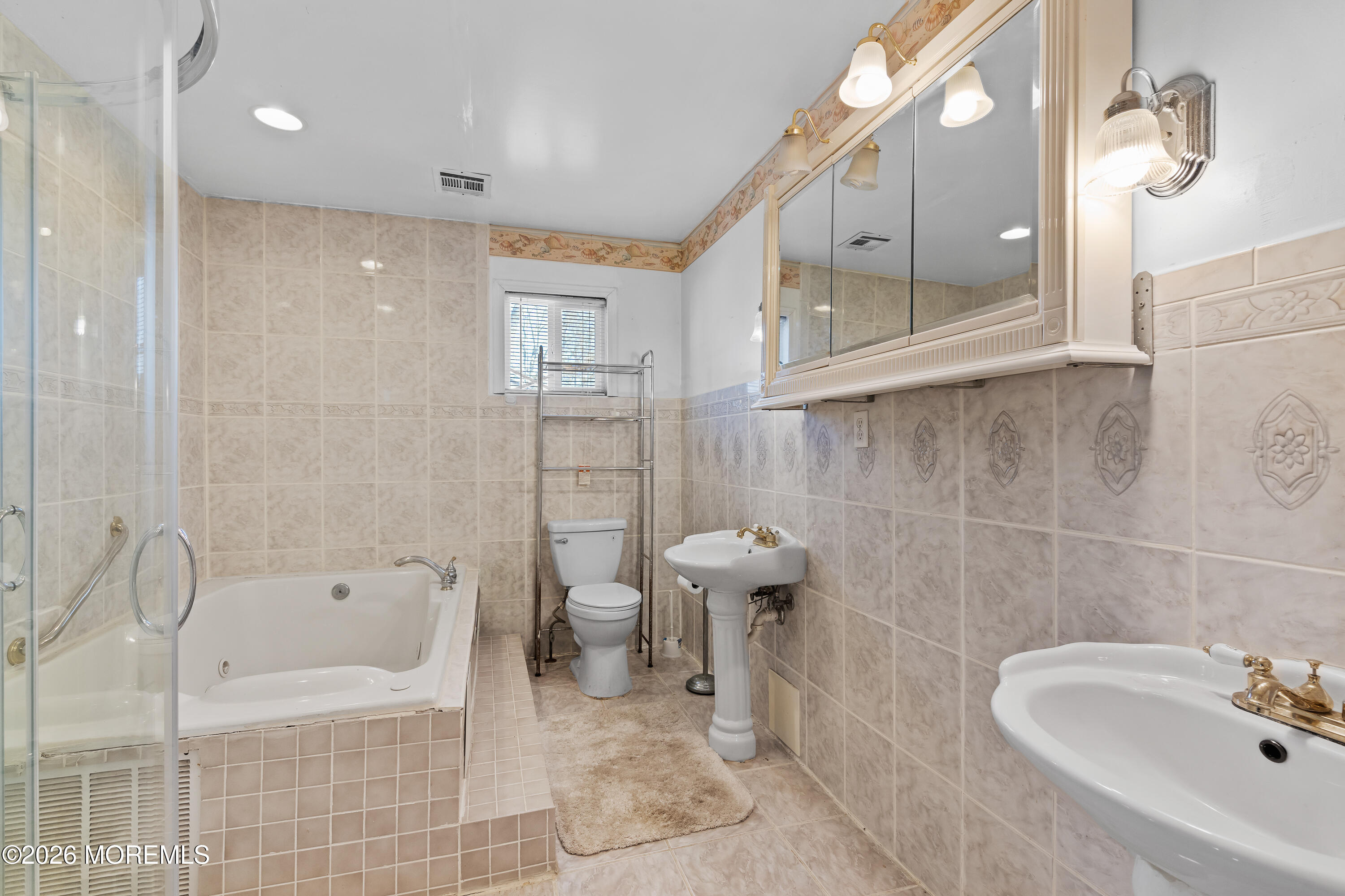 271 Joe Parker Road Lakewood, NJ 08701 - Photo 19 of 35 Primary bathroom