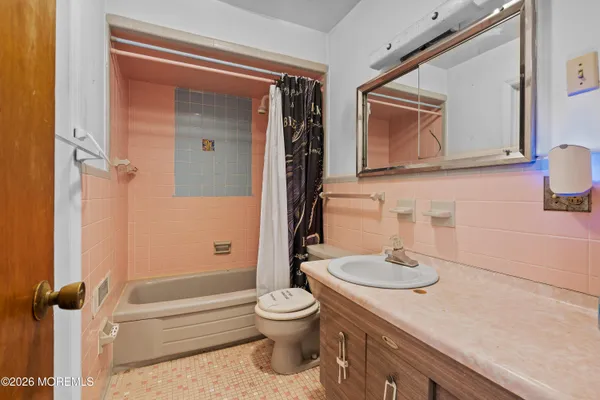 $1,000,000 | 271 Joe Parker Road, Lakewood, NJ 08701