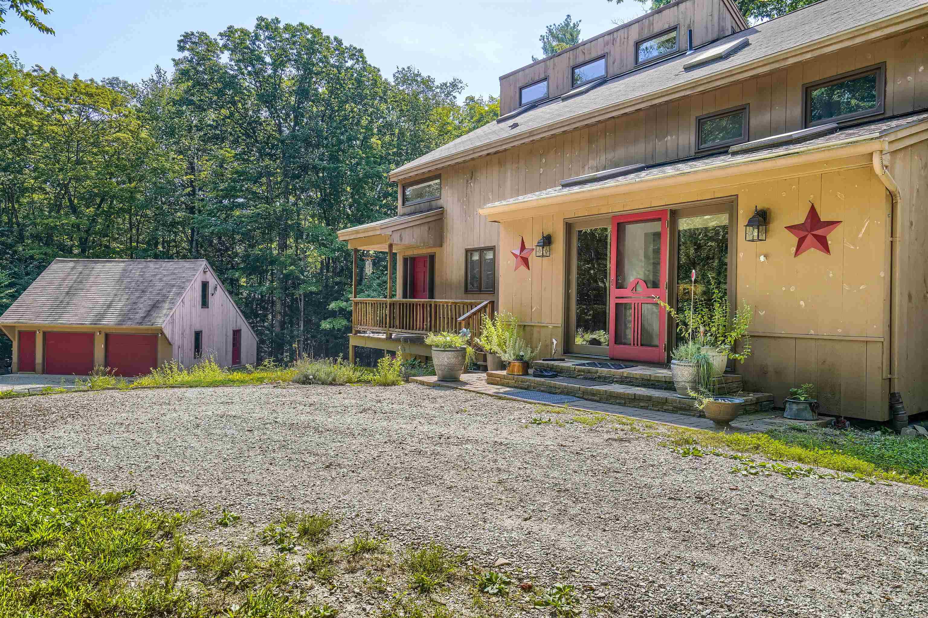 46 Fremont Road Chester, NH 03036 - Photo 2 of 37