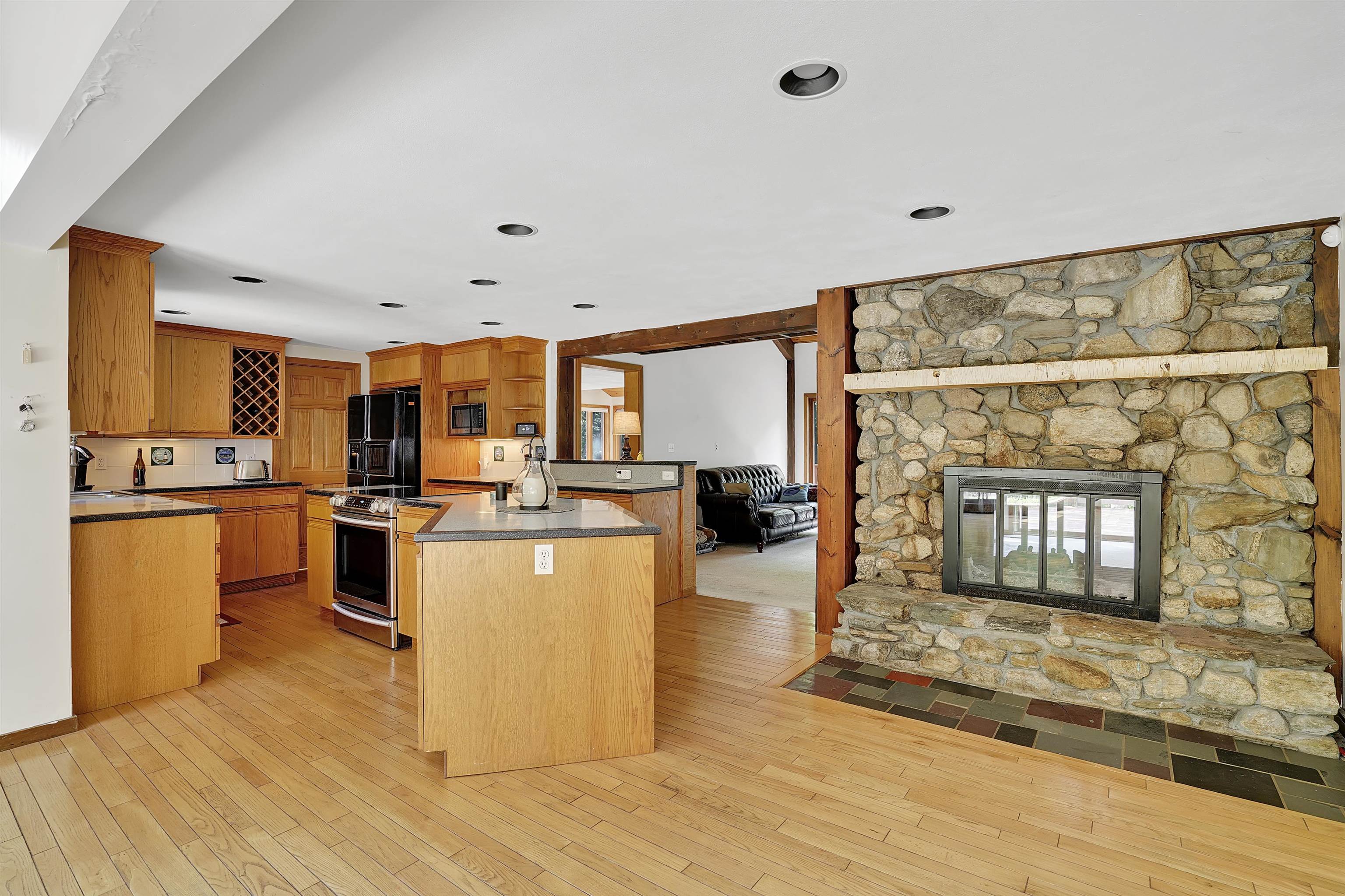 46 Fremont Road Chester, NH 03036 - Photo 6 of 37
