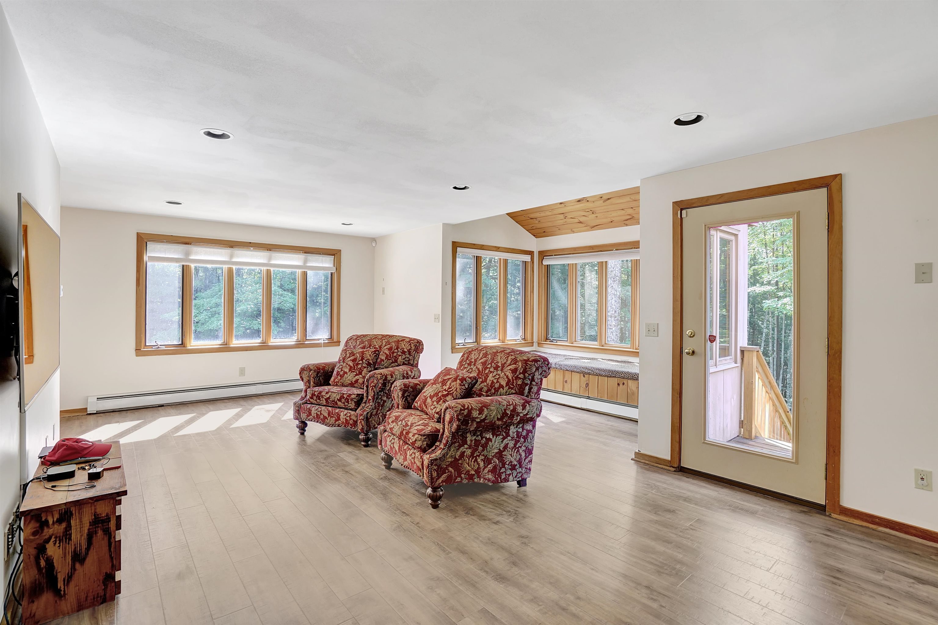 46 Fremont Road Chester, NH 03036 - Photo 10 of 37