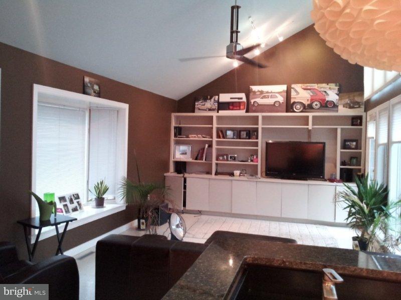 390 Arbor Road Lancaster, PA 17601 - Photo 4 of 23 Gallery Image 4