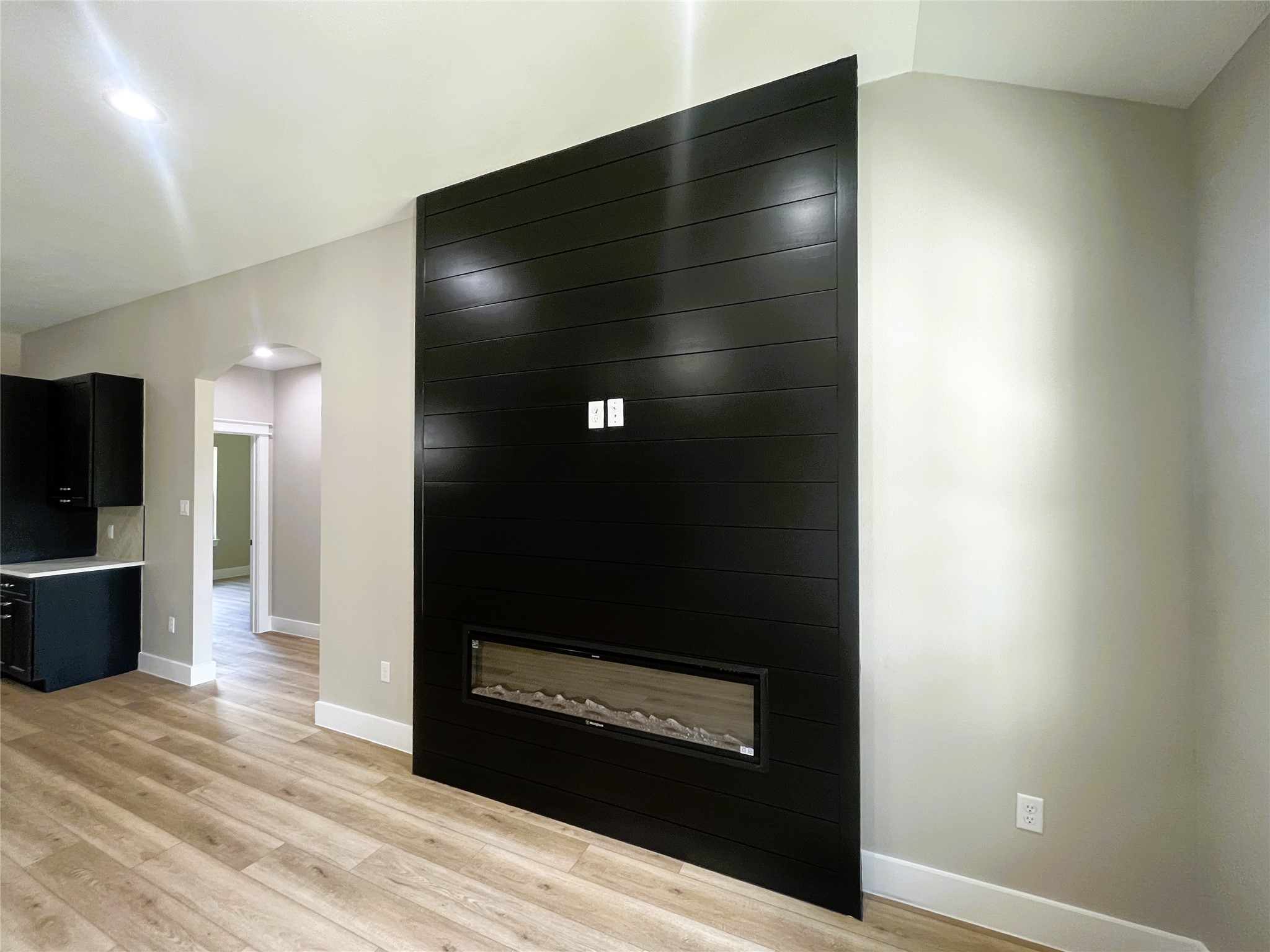 8914 Ivy Spring Lane Houston, TX 77088 - Photo 5 of 33 a view of a elevator