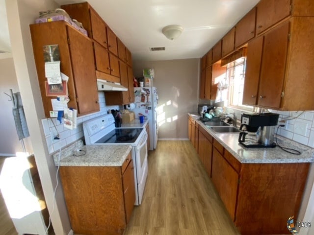 1820 Derrick Road El Centro, CA 92243 - Photo 11 of 31 Gallery Image 11