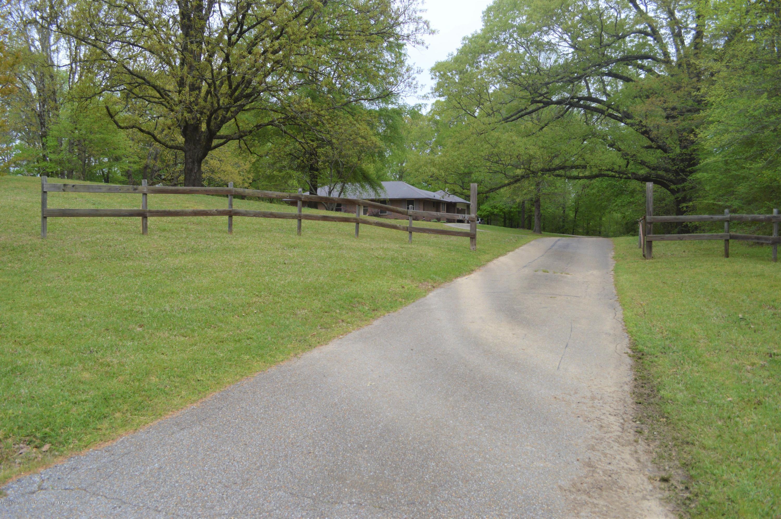 10730 Woolsey Road Olive Branch, MS 38654 - Photo 2 of 46 DSC_0046