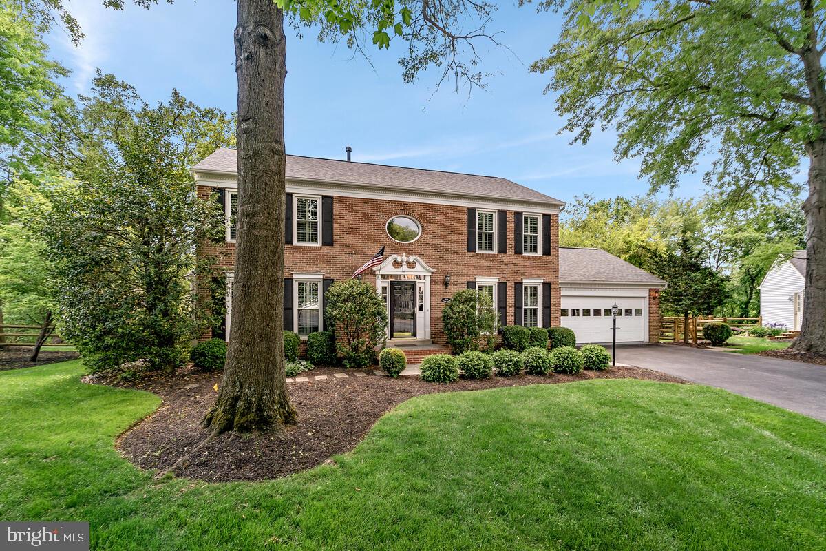 12124 Orchard View Road Gaithersburg, MD 20878 - Photo 2 of 51