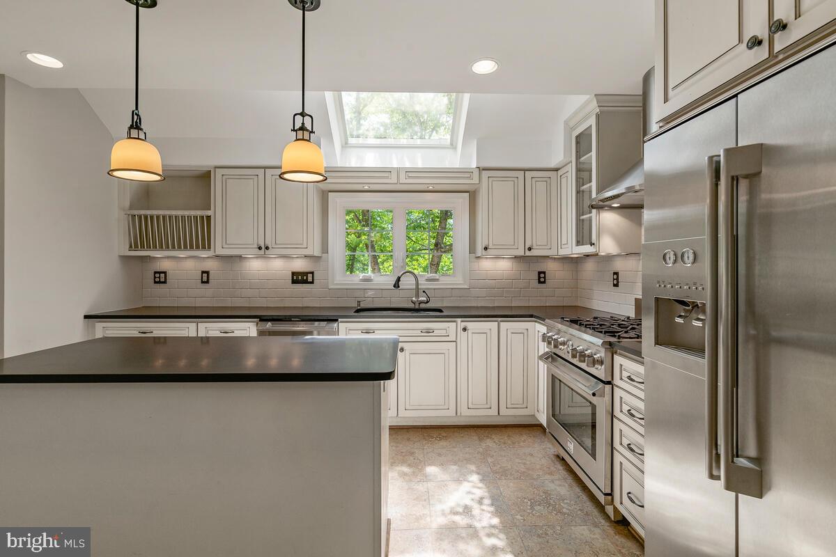 12124 Orchard View Road Gaithersburg, MD 20878 - Photo 13 of 51