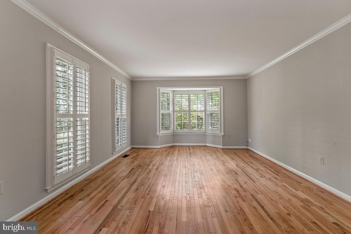 12124 Orchard View Road Gaithersburg, MD 20878 - Photo 5 of 51