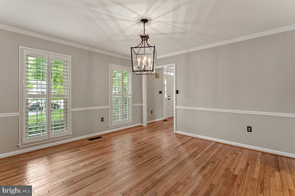 12124 Orchard View Road Gaithersburg, MD 20878 - Photo 8 of 51