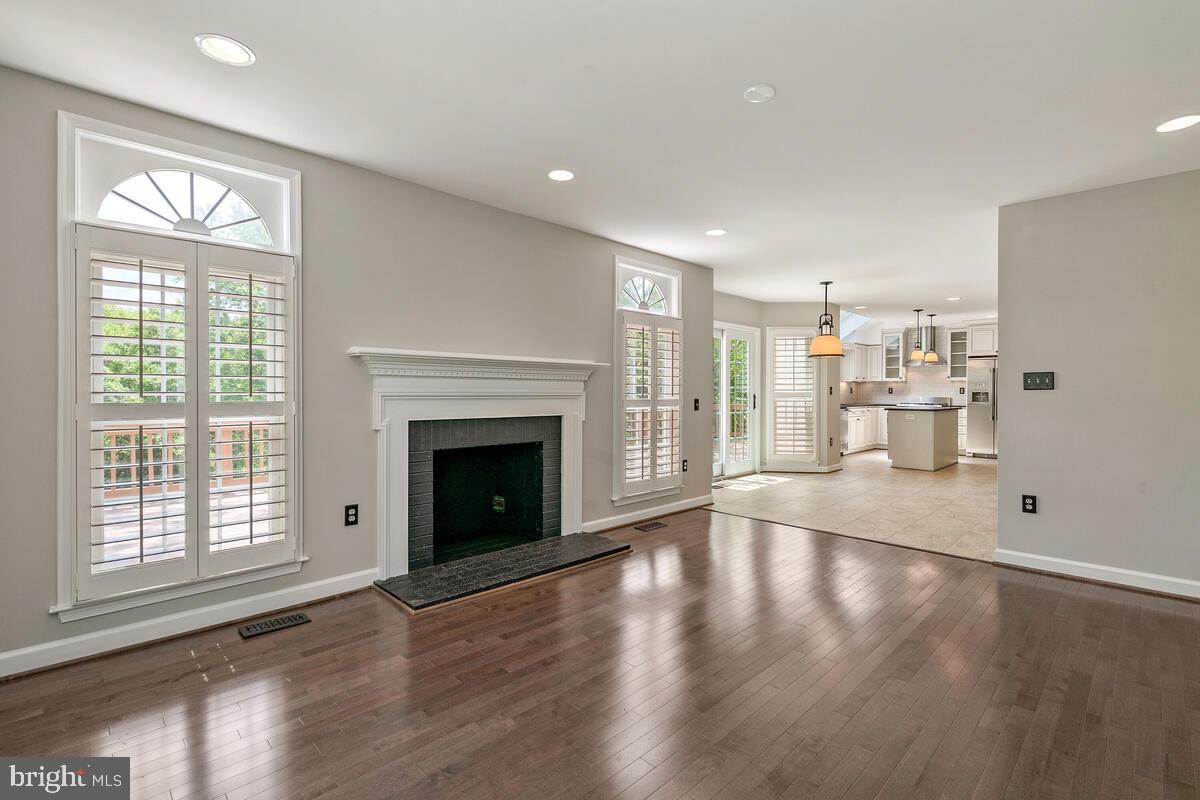 12124 Orchard View Road Gaithersburg, MD 20878 - Photo 9 of 51