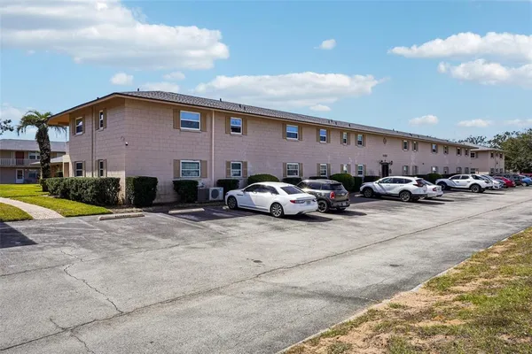 $98,000 | 1100 East Caroline Street, Unit 106, Tavares, FL 32778