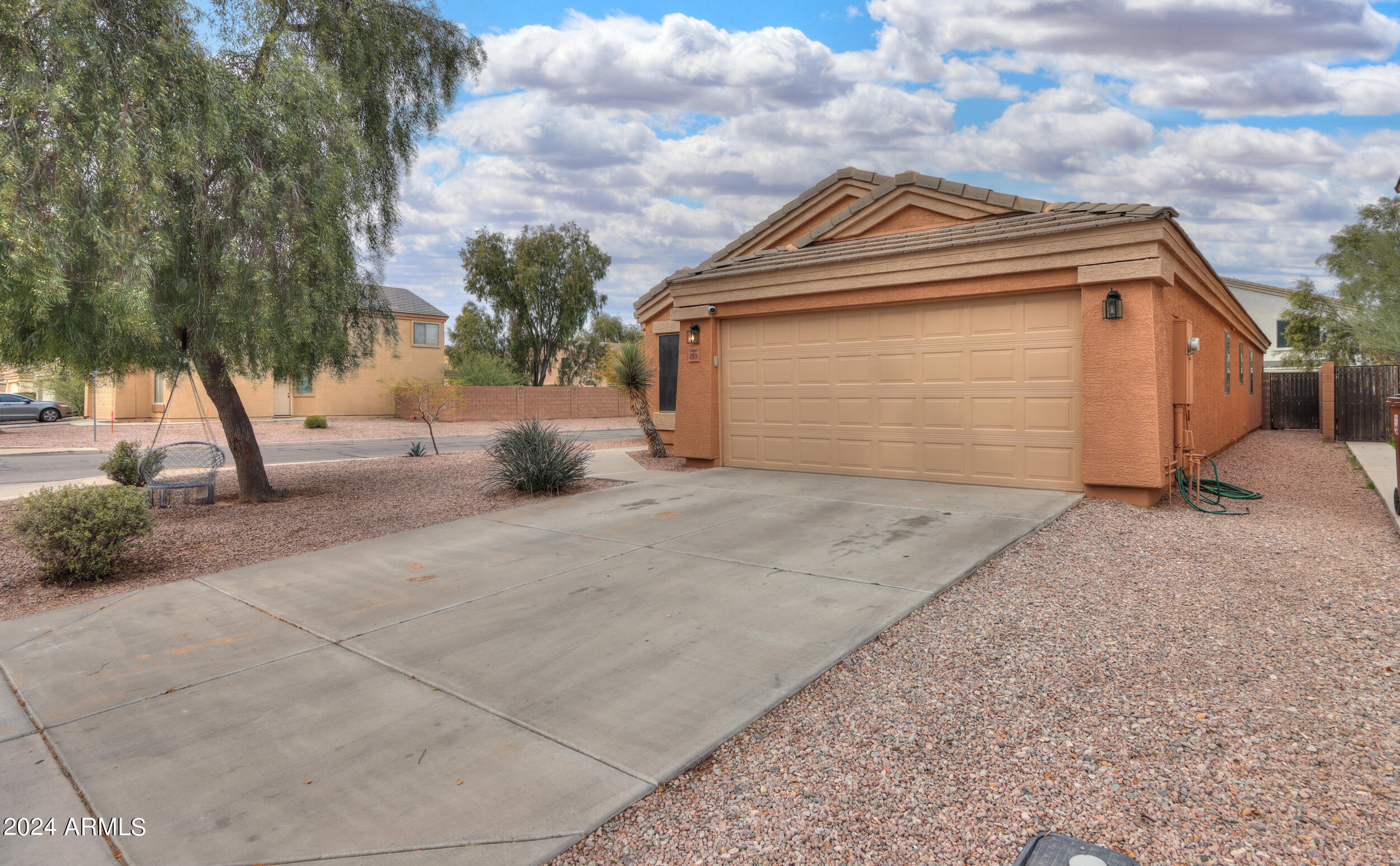 43918 West Magnolia Road Maricopa, AZ 85138 - Photo 2 of 36 02