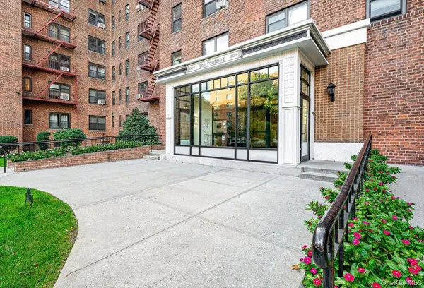 $325,000 | 100-11 67th Road, Unit 103 | Rego Park