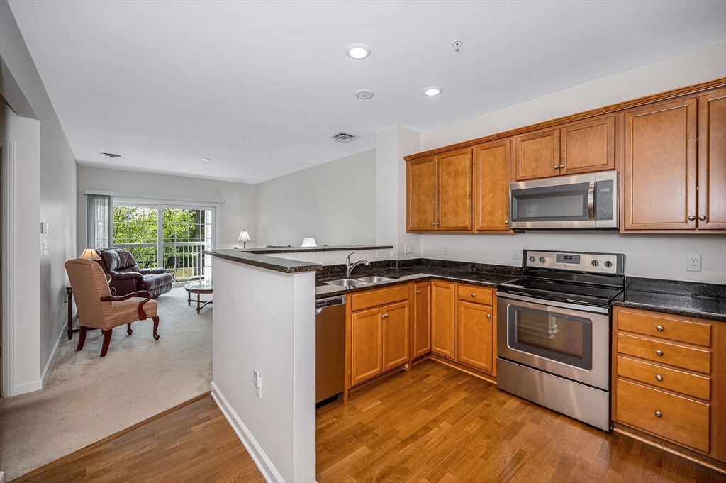 62 Abigail Way, Unit 2007 Reading, MA 01867 - Photo 3 of 28 Gallery Image 3