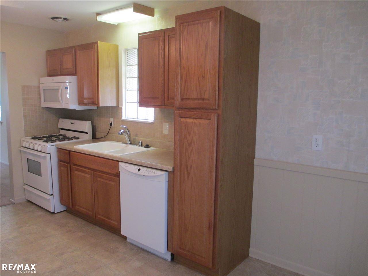 8401 18 18 Mile Road, Unit 252 Sterling Heights, MI 48313 - Photo 5 of 19