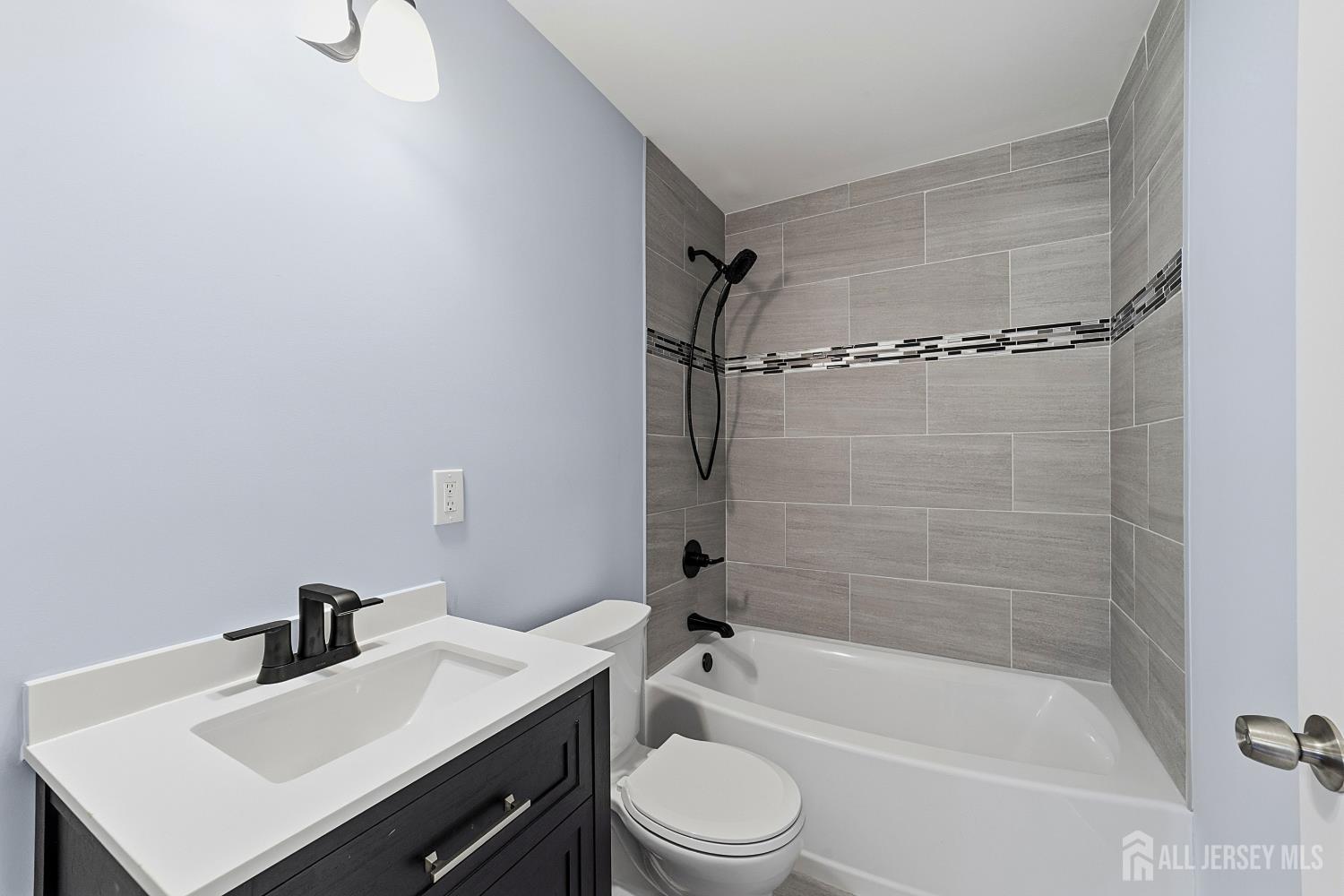 270 Alpine Way Old Bridge, NJ 08879 - Photo 16 of 36