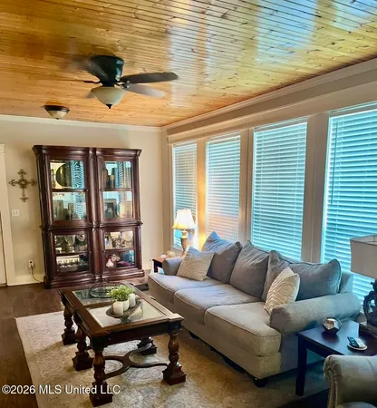 $225,000 | 115 4th Street Northwest, Magee, MS 39111