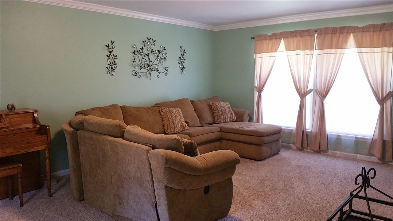 5615 Winston Road Evansville, IN 47710 - Photo 3 of 36 Gallery Image 3