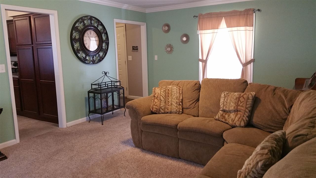 5615 Winston Road Evansville, IN 47710 - Photo 4 of 36 Gallery Image 4