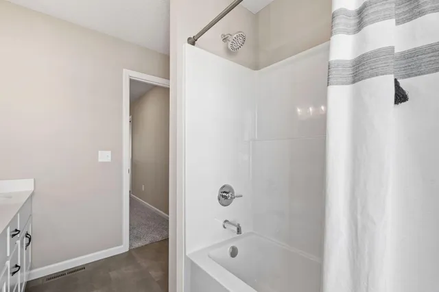 $589,900 | 904 Pine Vale Avenue, Somerset, WI 54025