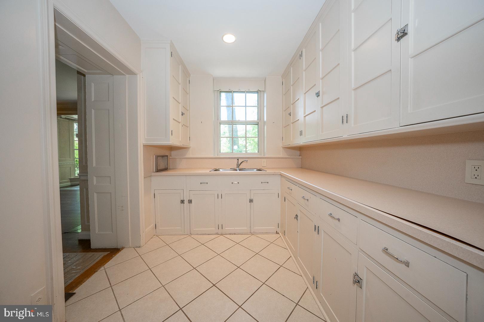 602 Old Eagle School Road Wayne, PA 19087 - Photo 50 of 100 Butler's pantry