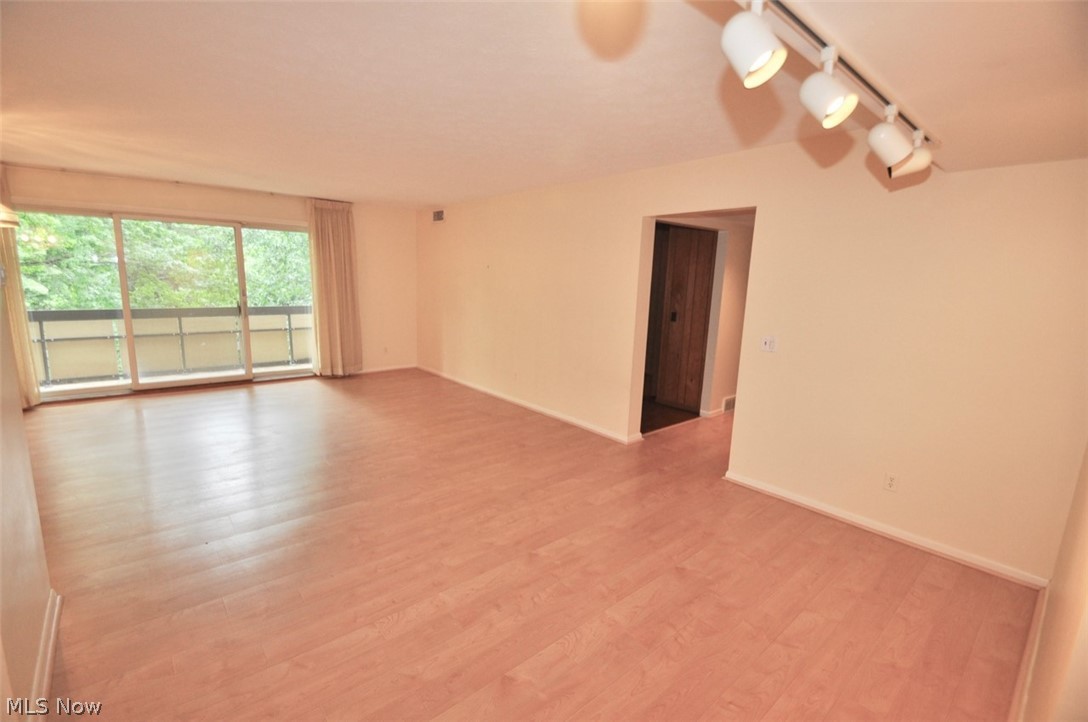 3701 Mayfield Road, Unit 218 Cleveland Heights, OH 44121 - Photo 8 of 31 Gallery Image 8