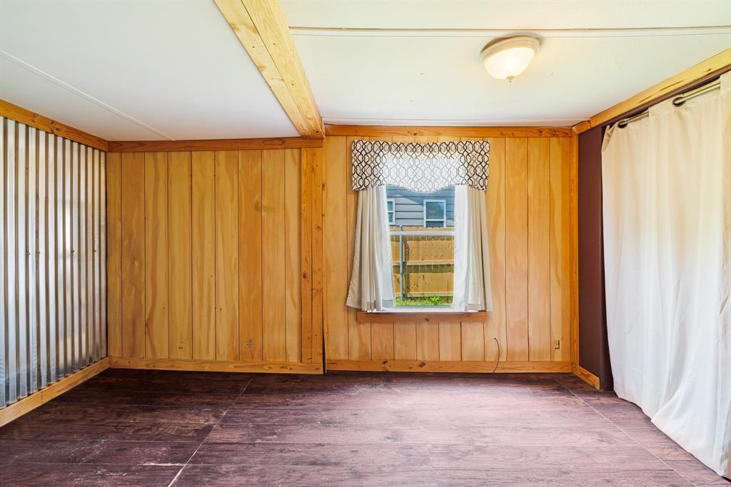 735 1st Southwest Detroit, TX 75436 - Photo 11 of 26 an empty room with windows