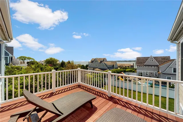 $6,000 | 573 Wolcott Avenue, Middletown, RI 02842