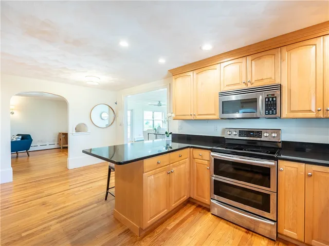 $6,000 | 573 Wolcott Avenue, Middletown, RI 02842