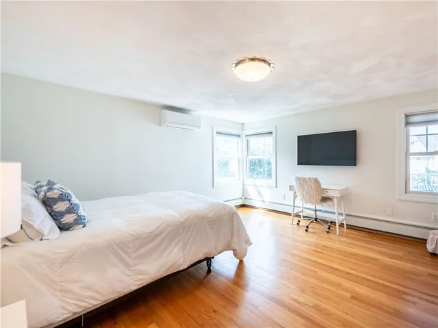 $6,000 | 573 Wolcott Avenue, Middletown, RI 02842