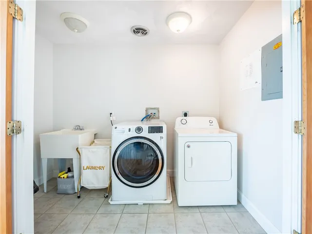 $6,000 | 573 Wolcott Avenue, Middletown, RI 02842